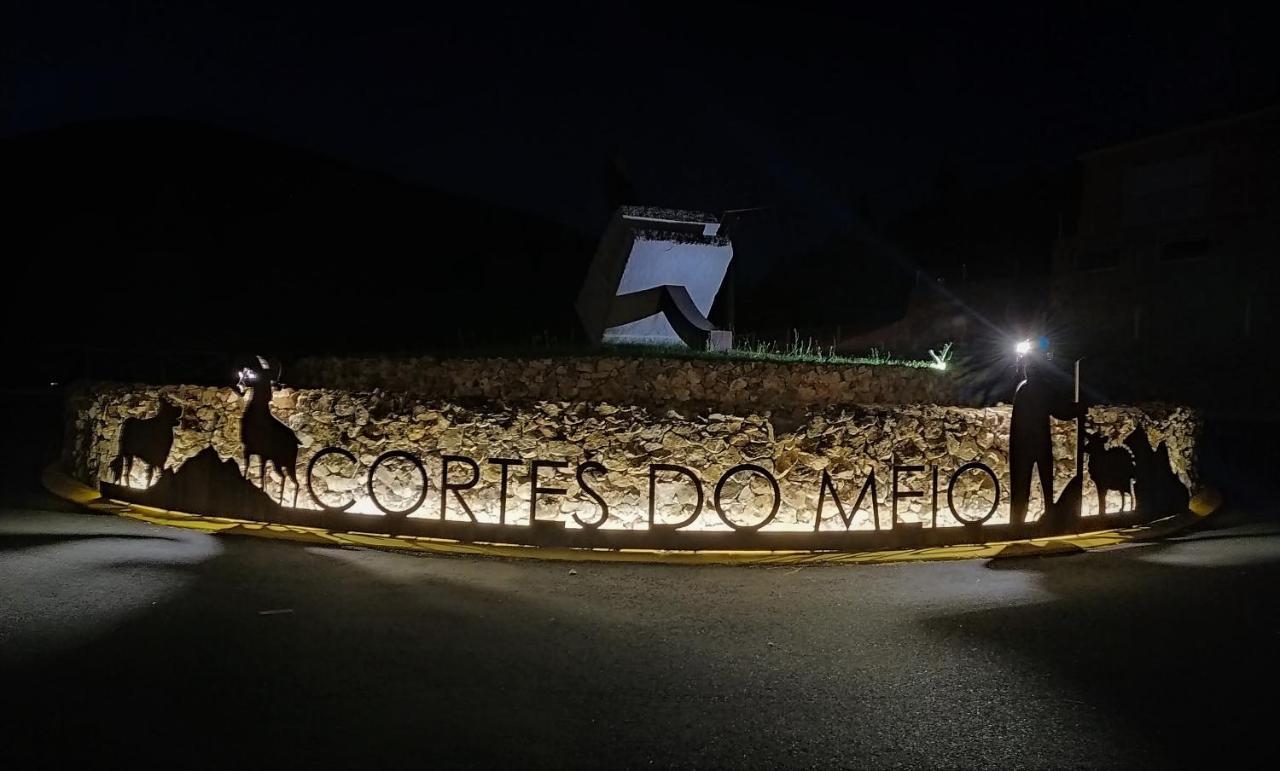 Abrigo Do Cabecinho - Serra Da Estrela Cortes do Meio Exteriör bild